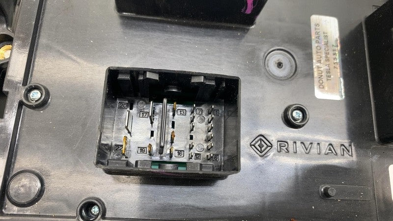⭕ 2022-2024 Rivian R1T R1S Right Cabin Fuse Relay Junction Box RH PT00