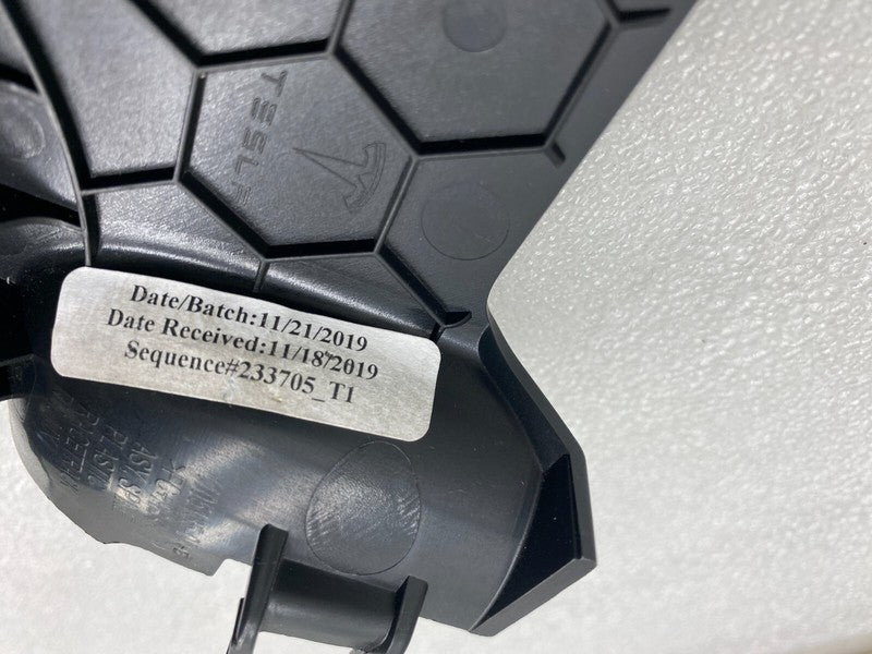 1105135 00 E ⭕ 16-20 Model X Interior Trim Spine Plastic Race Track Trim Panel 1105135-00-E