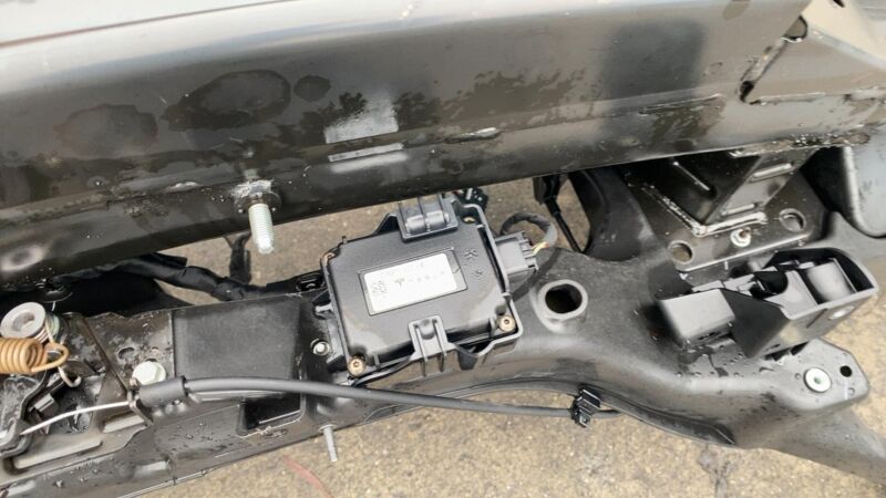100537100B 2012-2015 Tesla Model S MS Radiator Carrier Core Support Condenser Reinforcement