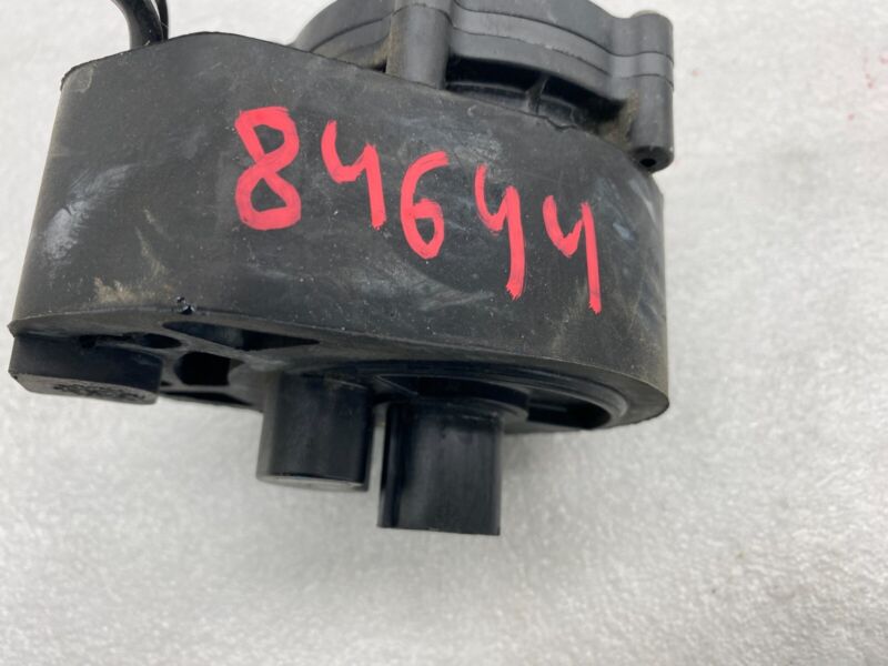 2016-2020 Tesla Model S MS Electric Auxiliary Coolant Water Pump w/ Bracket Assy