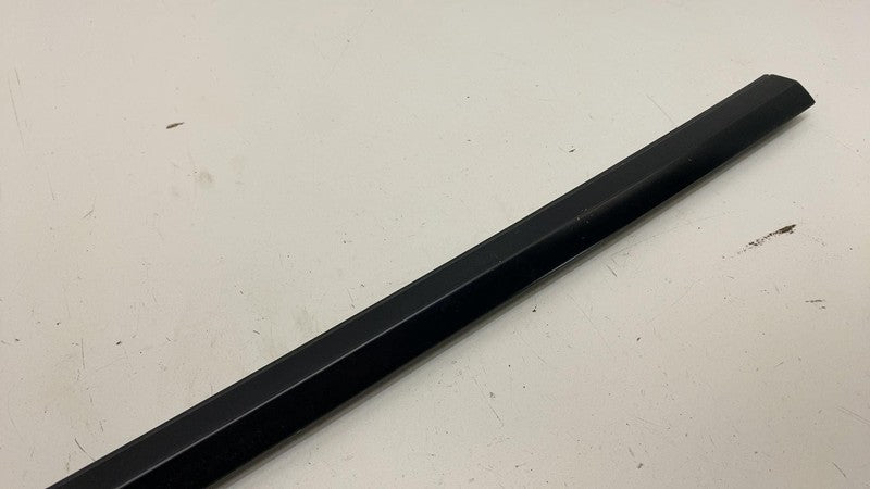 ⭕ 2020-2024 Tesla Model Y Front Right Door Window Outer Belt Assy 1495