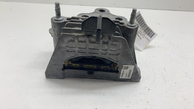 68224742AD ⭕ 2017-2025 Chrysler Pacifica Front Left Transmission Mount Bracket 68224742AD