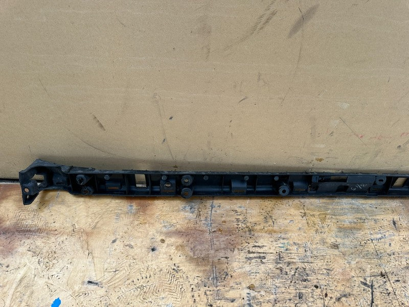 104312900B 16-20 Model X Right Rocker Carrier Bracket w/ Passive Entry Antenna 1043129-00-B