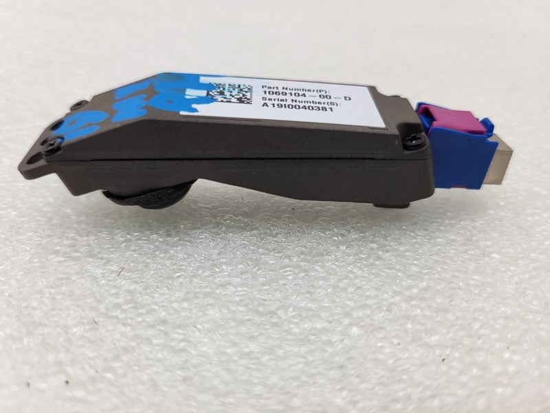 106910400D ⭕ 16-20 Model S Passenger Side B-Pillar Exterior Mount Camera Right 1069104-00-D