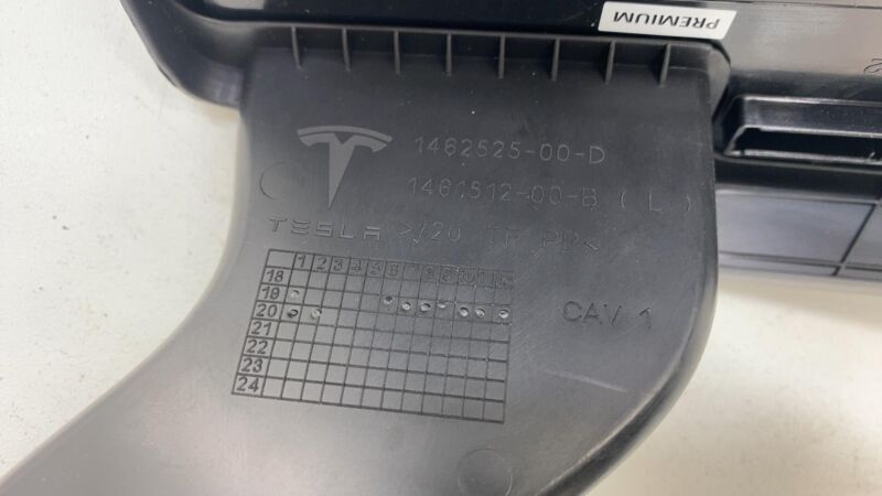 1078673 32 L 2017-2020 Tesla Model 3 Driver Left Low Voltage Electronic Control Module ECU LH
