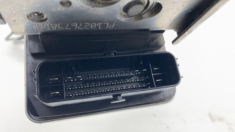 5A3EAB4 01 2021 BMW 530e Engine ABS Anti-Lock Brake Pump Control Module Unit w/ Bracket OEM