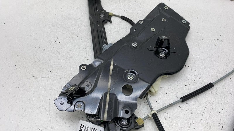 ⭕ 2017-2020 Maserati Levante Rear Left Side Door Window Regulator LH 6