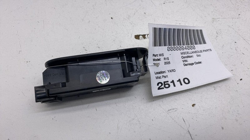 PT00780769 B ⭕ 2025 Rivian R1S Light Guide Back Cover Bezel Assembly PT00780769-B