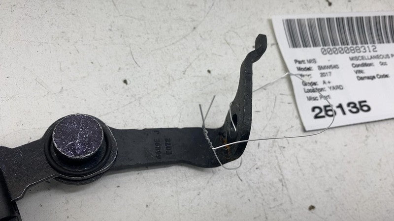 ⭕ 17-20 BMW 540i Rear Driver Side Lower Seat Belt Buckle Receiver Left