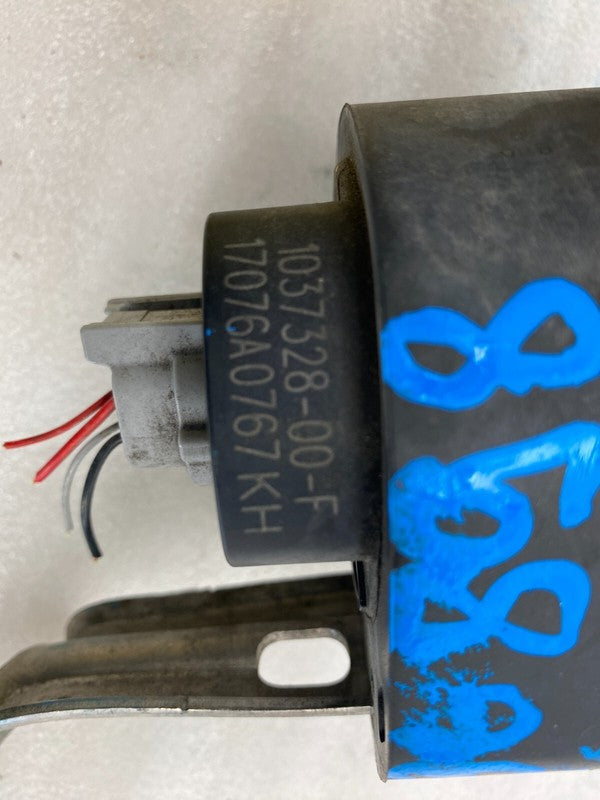 103732800F 2016-2020 Tesla Model X MX Cooling System Auxiliary Coolant Water Pump Assembly