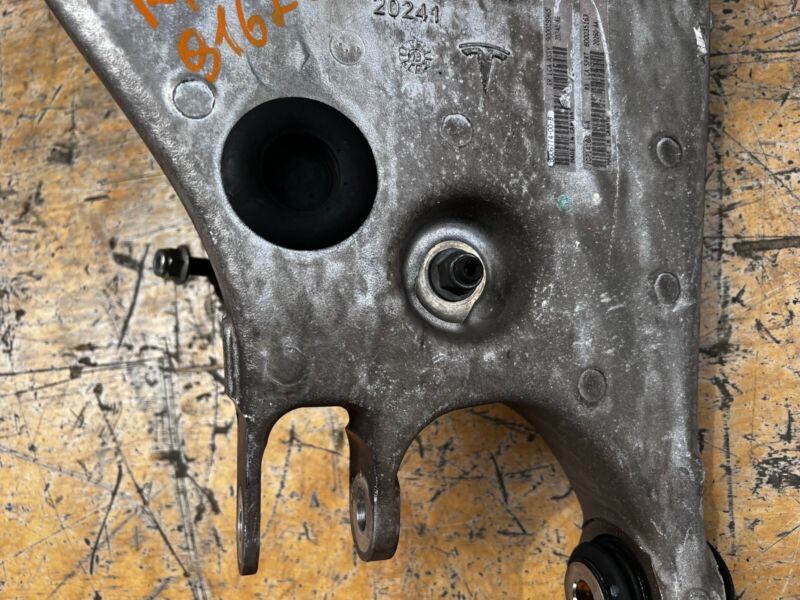 600677400B ⭕ 12-15 Model S Rear Left or Right Suspension Lower Arm w/ Sway Bar 6006774-00-B