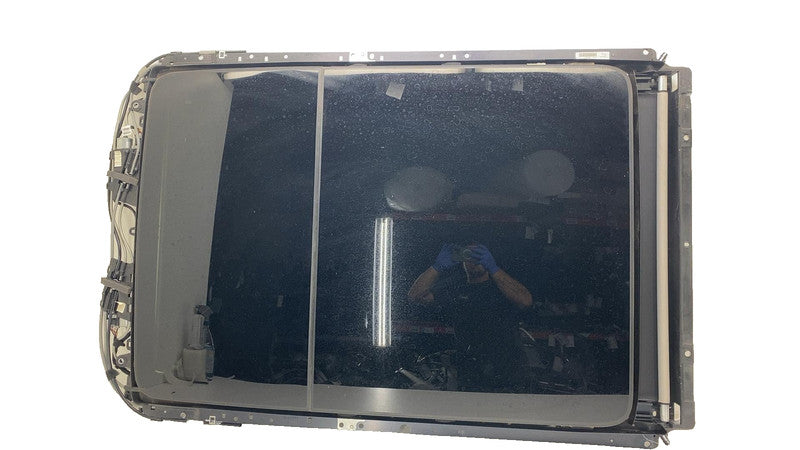 ⭕ 2017-2024 Chrysler Pacifica Upper Roof Sunroof Moonroof Glass Assembly OEM