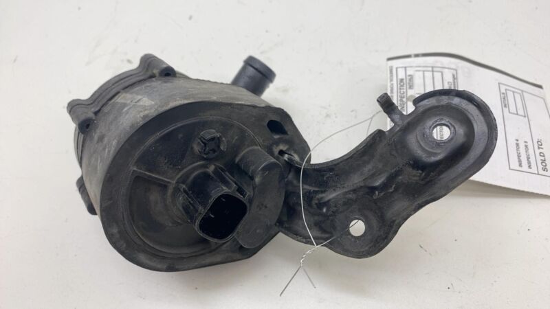 2016-2020 Tesla Model X MX Cooling System Auxiliary Coolant Water Pump Assembly