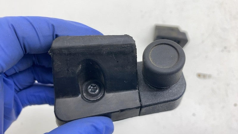 ⭕ 2025 Rivian R1S Door Jamb Switch Assembly