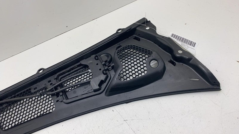 31694459 ⭕ 2021-2024 Polestar 2 Front Windshield Wiper Cowl Cover Panel Grille 31694459