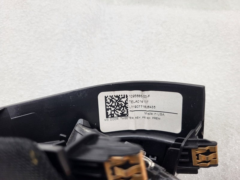 1095686 00 F ⭕ 17-23 Model 3 Front Passenger Audio Tweeter & Speaker Cover Right 1095686-00-F