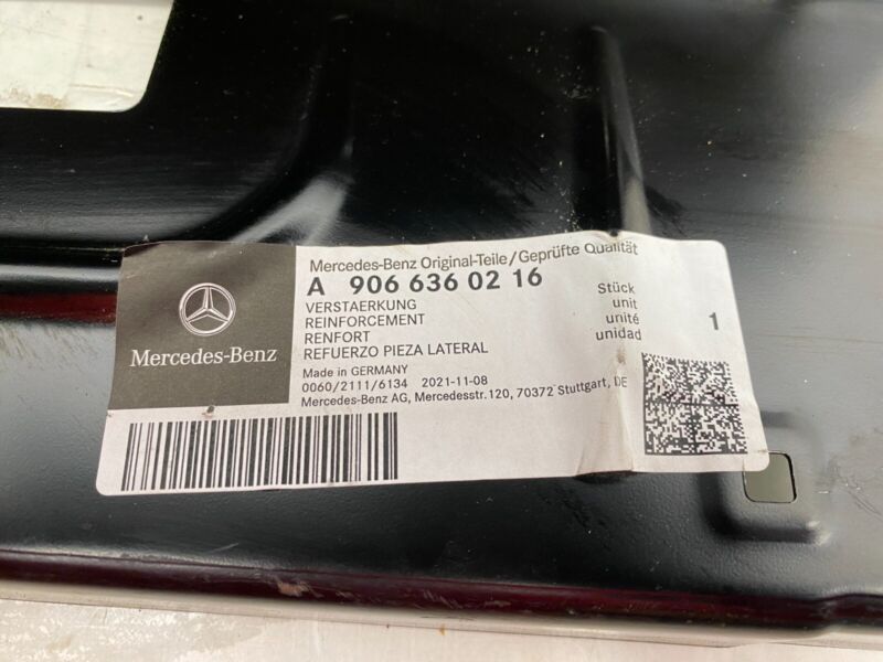 A 906 636 02 16 2010-2021 Mercedes-Benz Sprinter Left Lower Body Inner D-Pillar Reinforcement LH