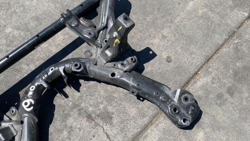 1044531 00 B 2020-2023 Tesla Model Y Front Suspension Subframe Structure Cradle Crossmember