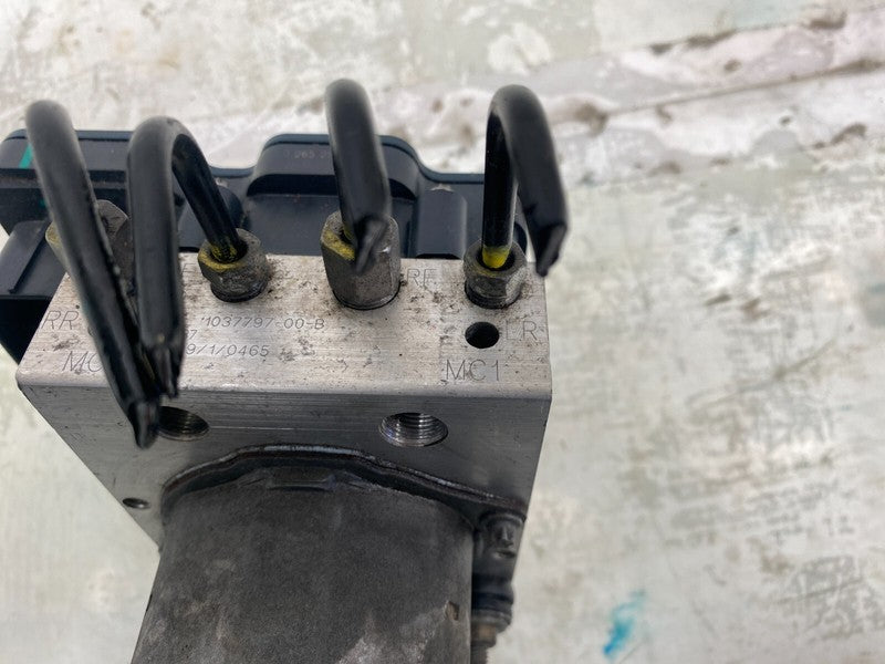 103779700B ⭕ 12-15 Model S Anti-Lock ABS Brake Pump Hydraulic Control Module 1037797-00-B