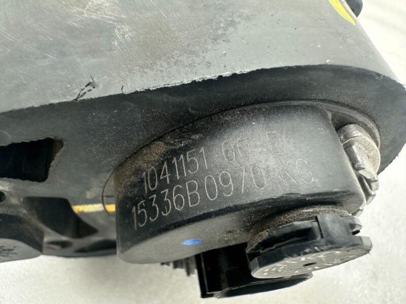 1041151-00-E 2012-2015 Tesla Model S MS Auxiliary Water Coolant Battery Cooling Pump Assembly