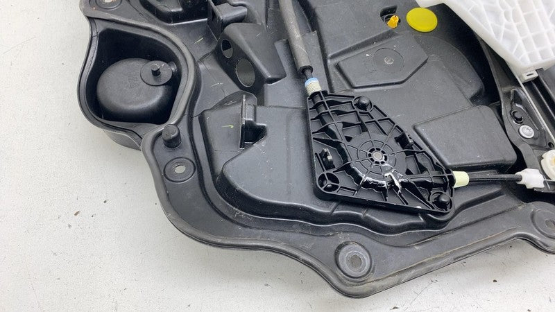 3043242F ⭕ 17-24 Chrysler Pacifica Rear Left Door Window Regulator with Carrier 3043242F