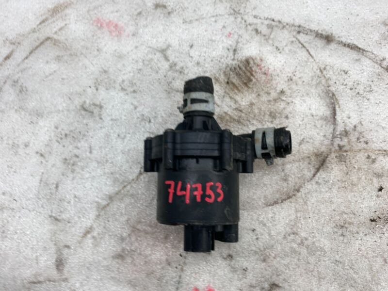 2016-2020 Tesla Model S X Cooling System Auxiliary Water Coolant Pump FWD Assy