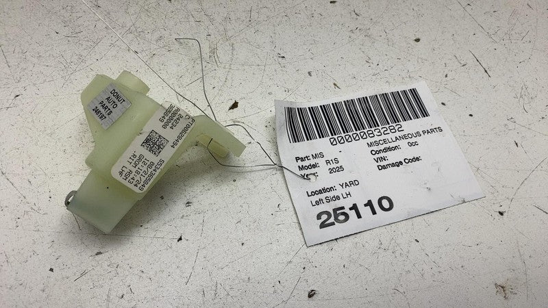 PT00628494 C ⭕ 2025 Rivian R1S Driver Side Misc Grommet Assembly Left S534365849 PT00628494-C