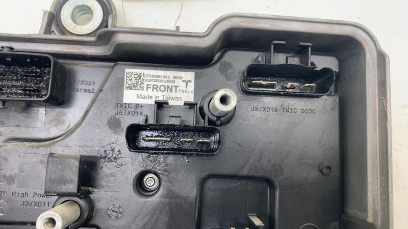 2021-2023 Tesla Model 3 Y Front Vehicle Electronic Controller Module Assembly
