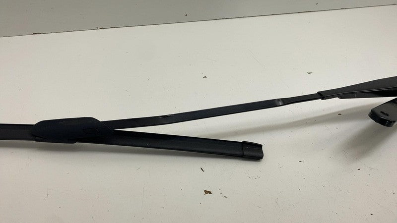 ⭕ 2022 Mercedes EQS 450+ Front Right Windshield Wiper Arm & Blade RH A