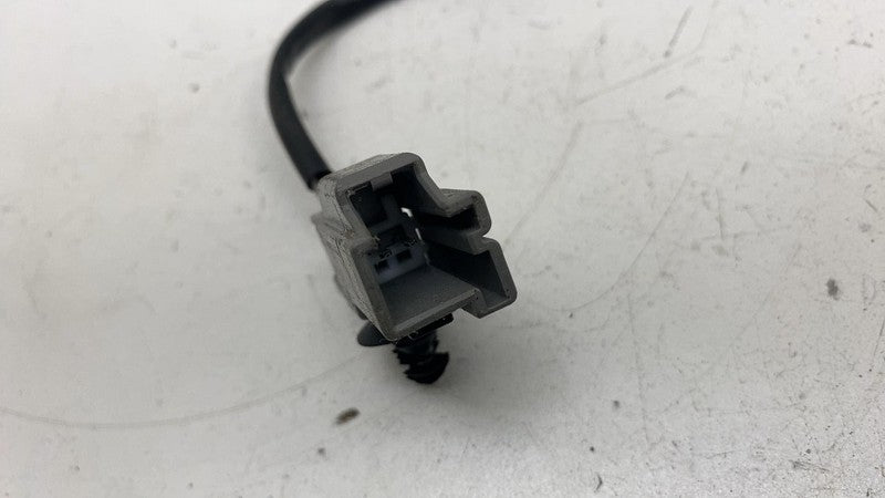 ⭕ 2016-2020 Tesla Model X Passenger Side Second Row Seat Belt Right 10