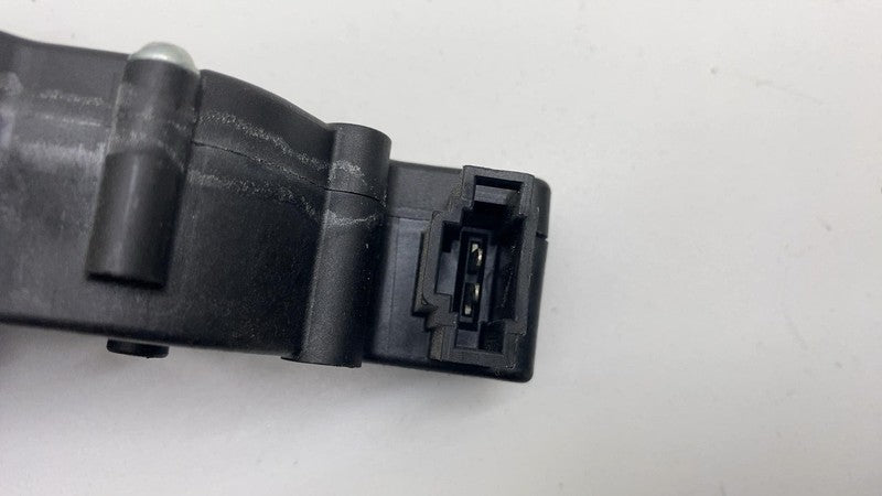 100818600B 12-20 Tesla Model S MS Liftgate Trunk Lid Cinch Lock Latch Actuator 1008186-00-B
