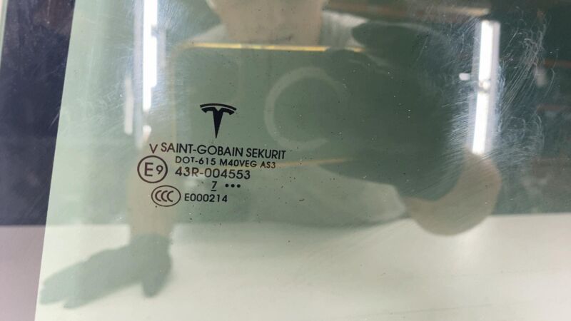 2016-2020 Tesla Model X MX Rear Driver Side Door Window Glass Left LH 43R-004553