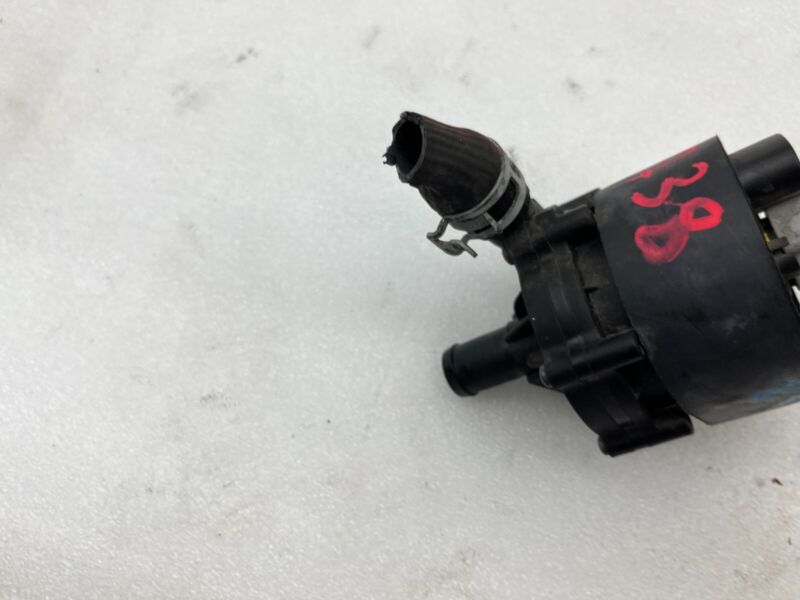 2016-2020 Tesla Model X MX Cooling System Auxiliary Coolant Water Pump Assembly