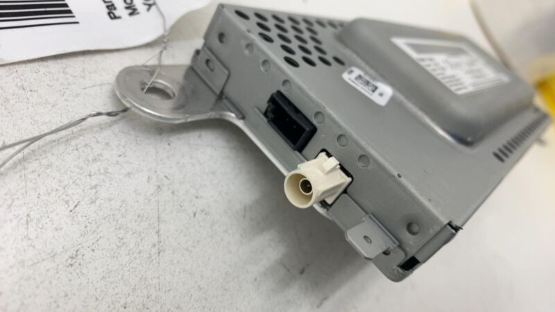 107974900E ⭕ 17-23 Model 3 M3 Harman Becker FM HD Audio Radio Receiver Module 1079749-00-E