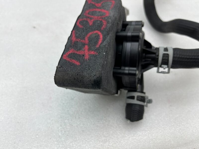 2012-2020 Tesla Model S MS Auxiliary Water Coolant Pump w/ Coolant Hose Assembly