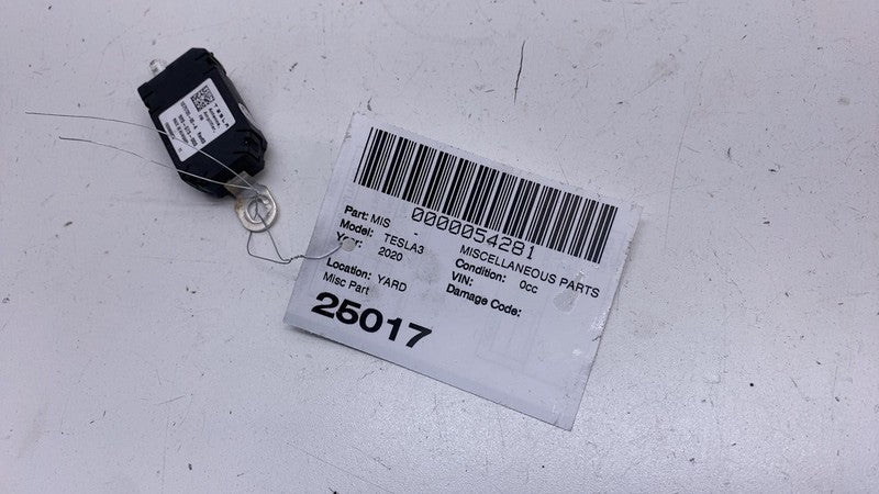 ⭕ 17-23 Tesla Model 3 Y Infotainment Antenna Amplifier AMP Radio FM 10