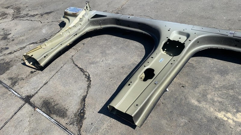 ⭕2024-2025 Tesla Cybertruck Passenger Side Rocker Panel Structural Cut