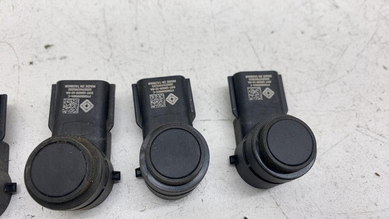 PT00509504C ⭕ 2025 Rivian R1S SET of Bumper Park Assist Sensors (6x) OEM PT00509504-C