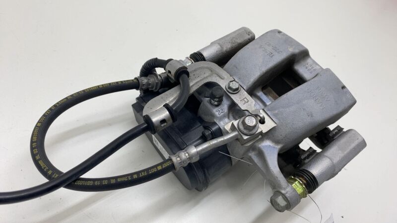 1044624-00-G ⭕ 2017-2025 Tesla Model 3 Rear Right Caliper + Brake Hose Line BASE 1044624-00-G