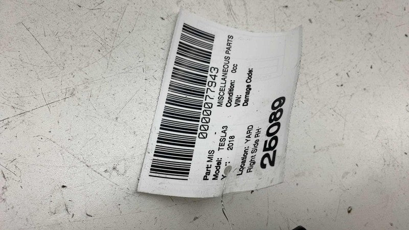 ⭕ 17-23 Model 3 Rear Right Bumper Taillamp Taillight Mount Bracket 108