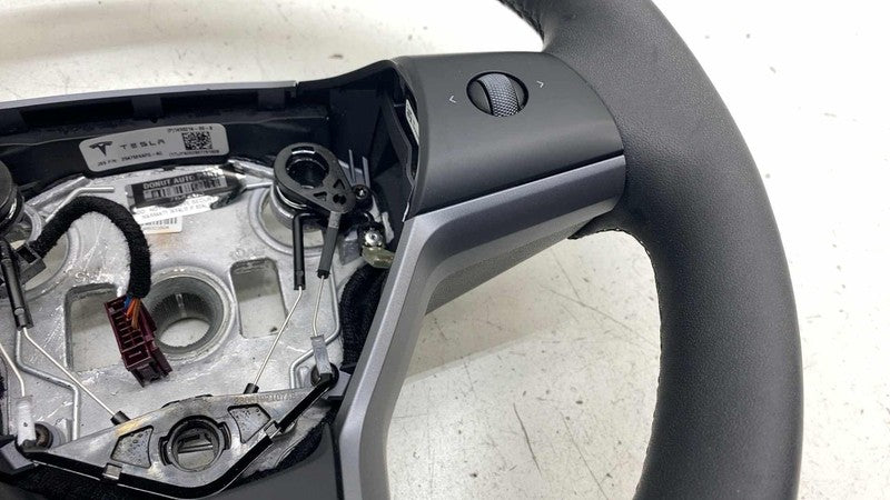 ⭕ 20-24 Tesla Model Y Steering Wheel Assembly Leather Black Heated 149