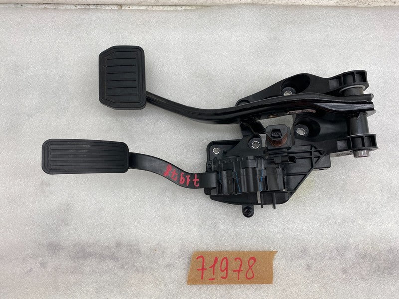 104469100D ⭕ 2017-2023 Model 3 Accelerator and Brake Foot Pedal w/ Switch Base 1044691-00-D