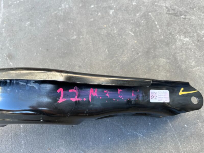 2017-2023 Tesla Model 3 Y Rear Passenger Side Suspension Lower AFT Link Right RH