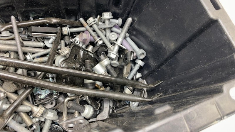 ⭕ 2024 Porsche Cayenne SET of Bolt & Nut w/ Luggage Tie Down Hook & St