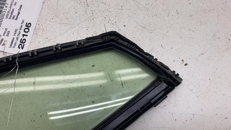 ⭕ 23-25 Toyota Prius Front Driver Side Door Vent Window Glass Left 682
