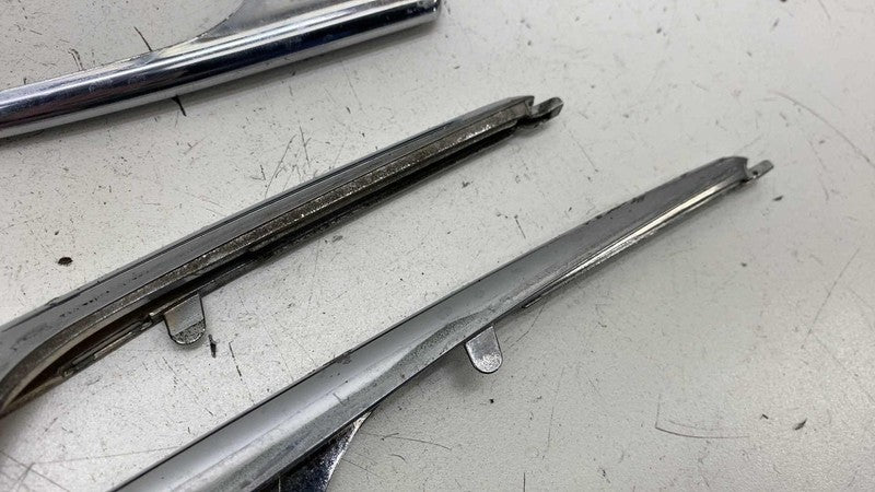 104960900F ⭕ 16-20 Model X Front Left & Right Foglamp Chrome Trim 1049609-00-F/1049610-00-F