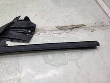 ⭕17-23 Model 3 Front Right Door A-Pillar Flag Glass Run Rubber Seal 1090502-00-G