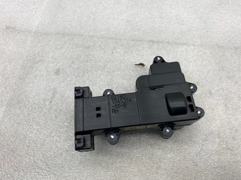 1045354 00 B ⭕ 16-23 Tesla Model X Front Side Door Pop Actuator Control Module 1045354-00-B