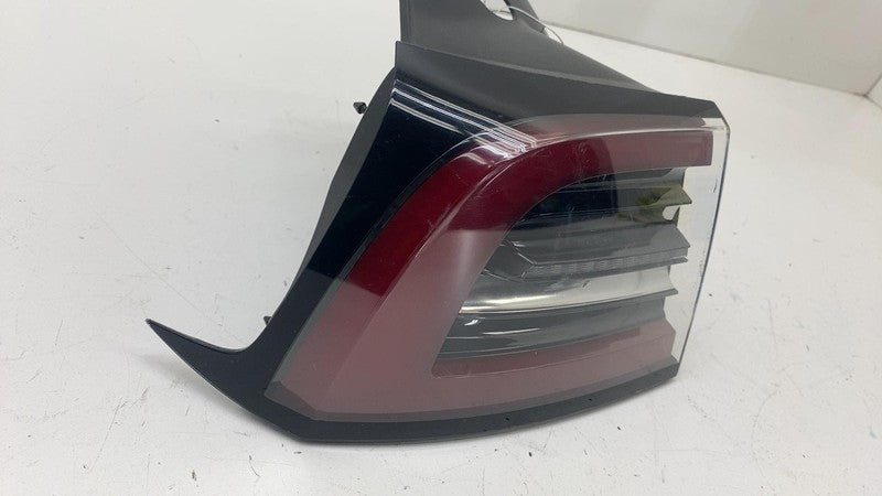 1077397 ⭕ 2017-2022 Tesla Model 3 Rear Exterior Taillight Outer Tail Lamp Left 1077397