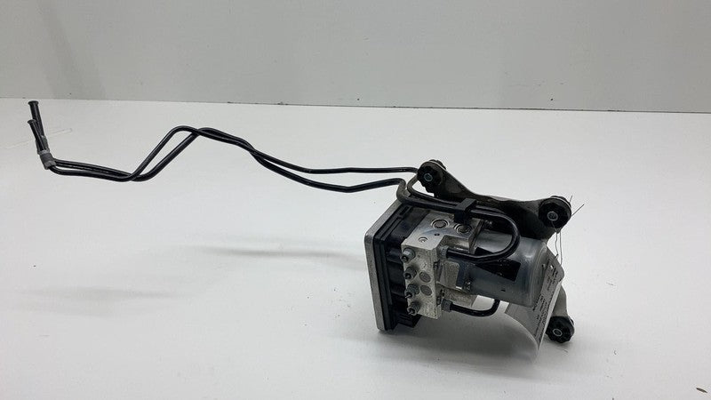 5A3EAB4 01 2021 BMW 530e Engine ABS Anti-Lock Brake Pump Control Module Unit w/ Bracket OEM